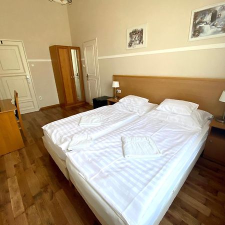 Peto Apartman Gyor Exterior photo