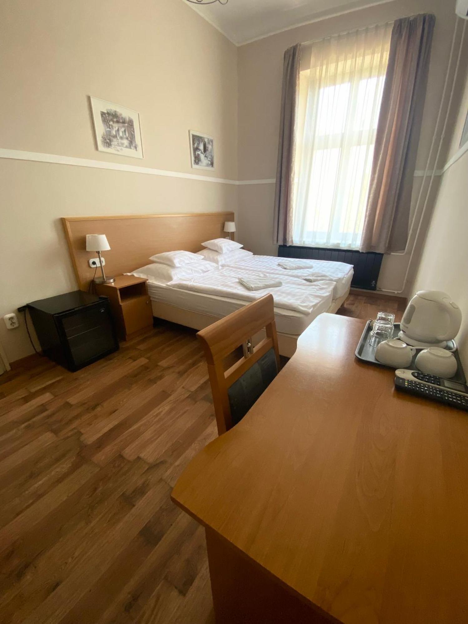 Peto Apartman Gyor Exterior photo