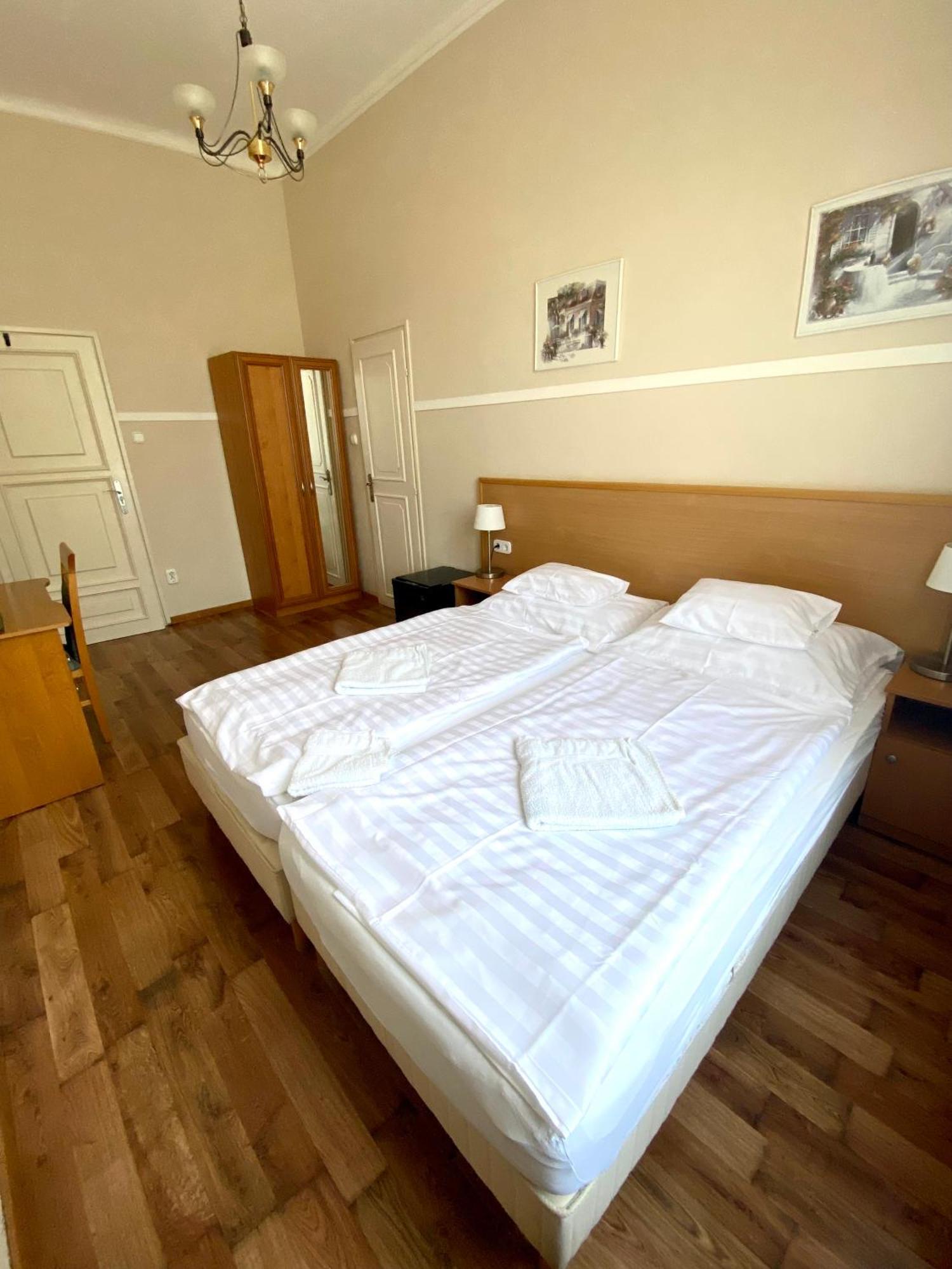 Peto Apartman Gyor Exterior photo