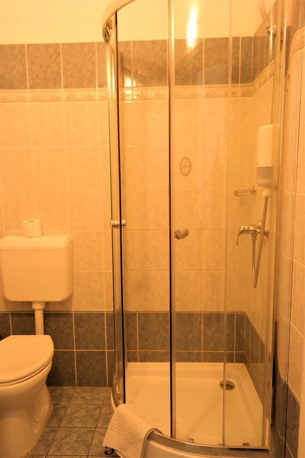 Peto Apartman Gyor Exterior photo